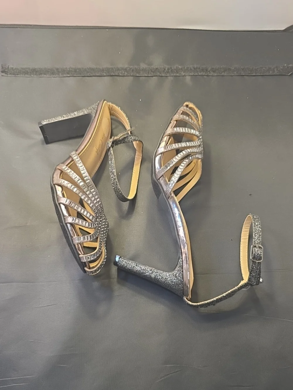 BRAND NEW JESSICA WOMEN's ANKLE-STRAP SANDAL with SILVER CRYSTAL STRAP